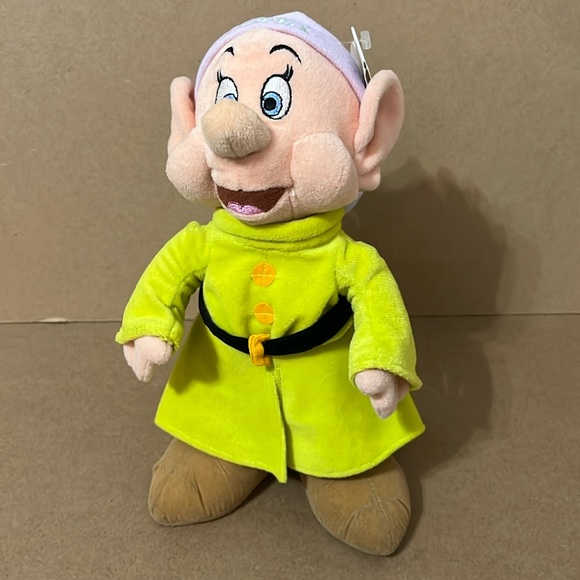 Disneyland Snow White Dopey Plush - Picture 1 of 8